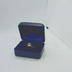 Uncas solitaire ring